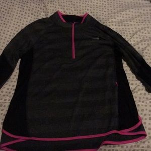 Long sleeve active top